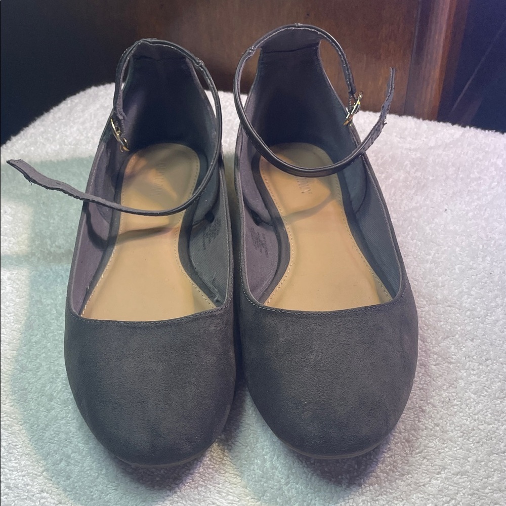 Old Navy Gray Ankle Strap Flats